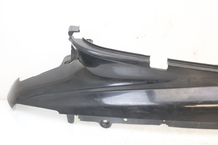 photo de RECHTER ZIJDE ONDERZITKAP PEUGEOT DJANGO 125 (2014 - 2017) - Zoom op gebruiksstaat