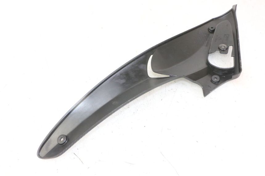 photo de RECHTER ONDERZITKAPJE GILERA RUNNER SL 50 (2006 - 2009) - Detail van het onderdeel