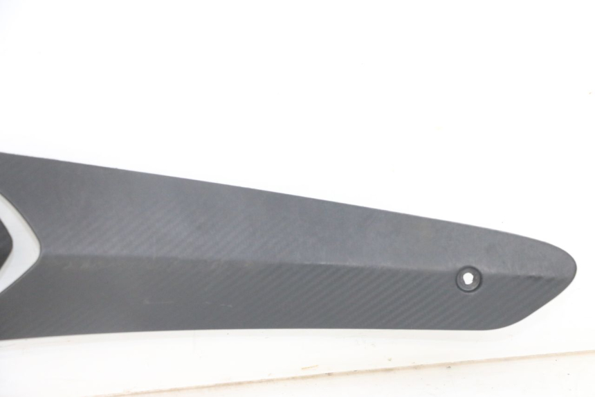 photo de RECHTER ONDERZITKAPJE GILERA RUNNER SL 50 (2006 - 2009) - Bevestigingspunten