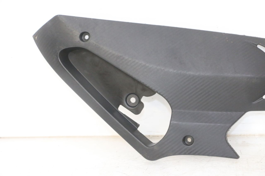 photo de RECHTER ONDERZITKAPJE GILERA RUNNER SL 50 (2006 - 2009) - Gecontroleerd onderdeel