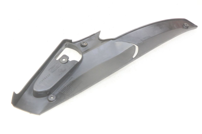 photo de RECHTER ZIJDE ONDERZITDEKSEL GILERA RUNNER SP 50 (2009 - 2017) - Zoom op gebruiksstaat