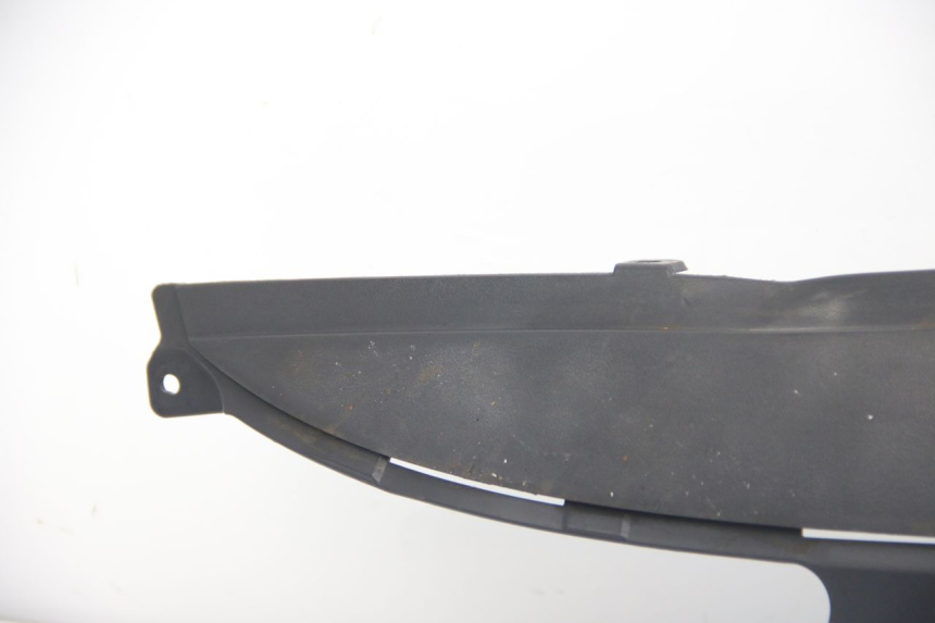 photo de RECHTER ZITBANKKAPJE SUZUKI SIXTEEN 125 (2008 - 2010) - Focus op structuur