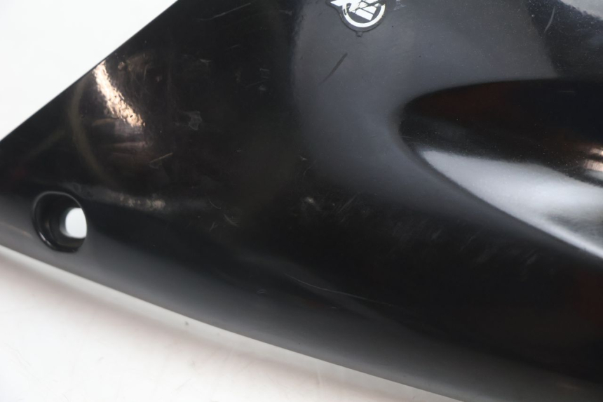 photo de RECHTER ZITPLAATDEKSEL PEUGEOT SPEEDFIGHT 2 AC 50 (2000 - 2009) - Detail van het onderdeel