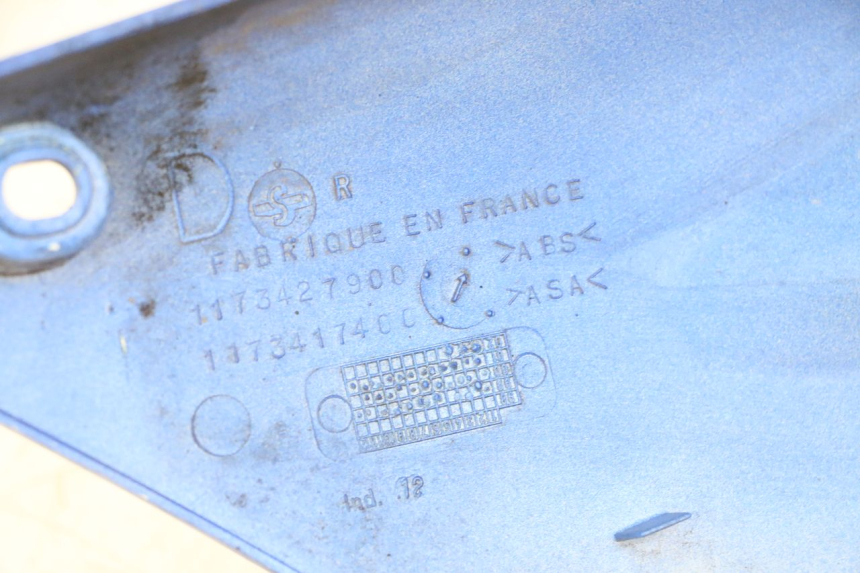 photo de RECHTER ZIJKKAP ONDER ZADELPLEK PEUGEOT SPEEDFIGHT 2 LC 50 (2000 - 2009) - Zoom op gebruiksstaat