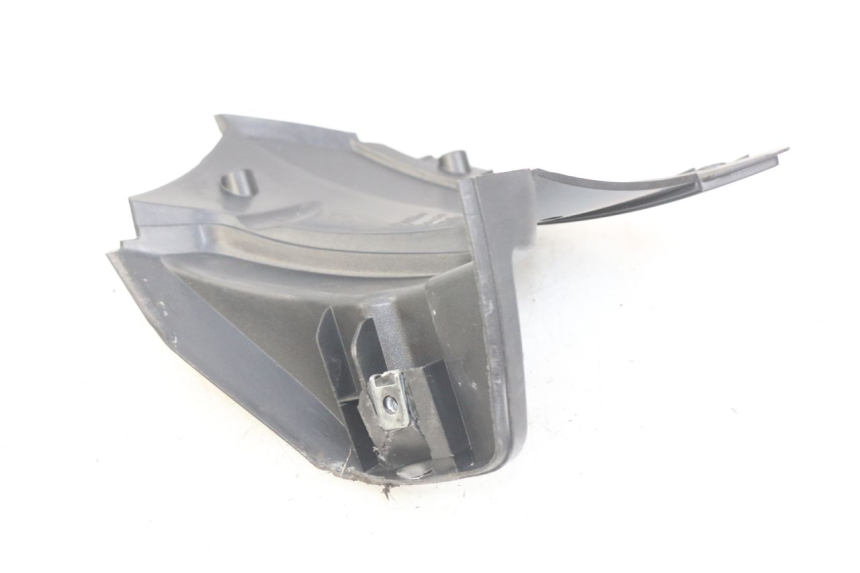 photo de RECHTER ZIJDE ONDERZITDEKSEL APRILIA SR 2T 50 (2012 - 2017) - Zoom op gebruiksstaat