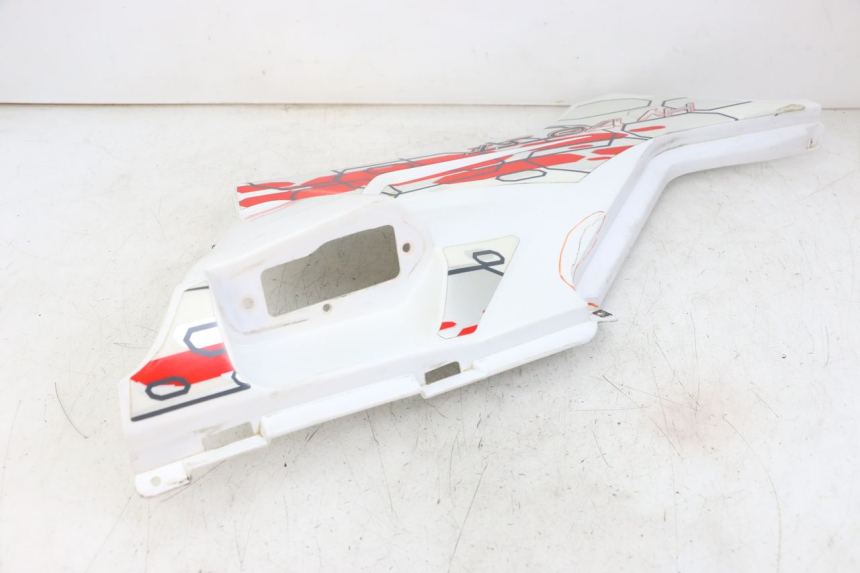 photo de RECHTER ZIJDE ONDERZITKAP HYTRACK ST 170 (2020 - 2024) - Staat van het oppervlak