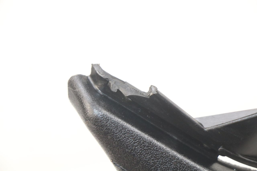 photo de RECHTER ZITBANKKAPJE PEUGEOT STREETZONE 4T 50 (2018 - 2023) - Detail van het onderdeel