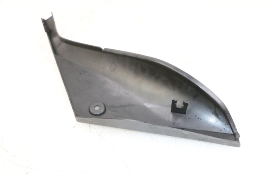 photo de RECHTER ZIJDE ONDERZITKAP YAMAHA TZR 50 (2008 - 2016) - Zoom op gebruiksstaat