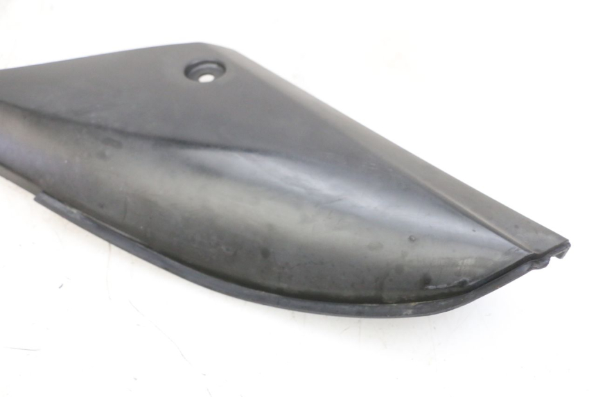 photo de RECHTER ZIJDE ONDERZITKAP YAMAHA TZR 50 (2008 - 2016) - Bevestigingspunten