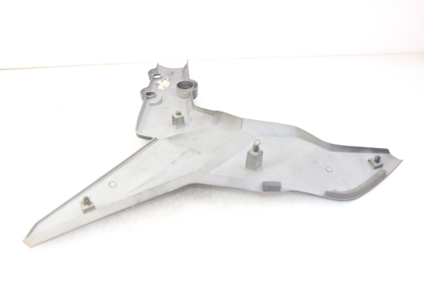 photo de RECHTER ZITPLAATDEKSEL SYM WOLF SB 125 (2011 - 2018) - Zoom op gebruiksstaat