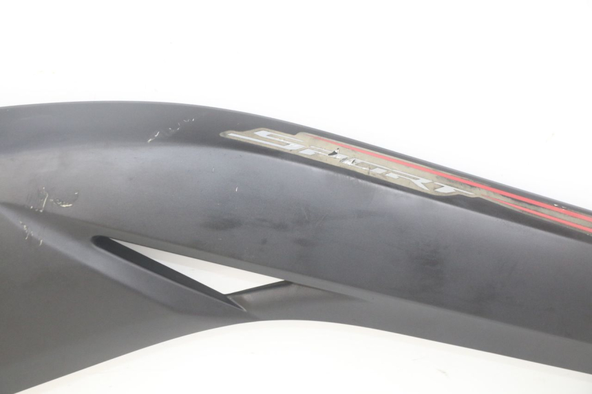 photo de RECHTER ZIJDE ONDERZITKAP YAMAHA X-MAX XMAX 125 (2010 - 2013) - Zoom op componenten