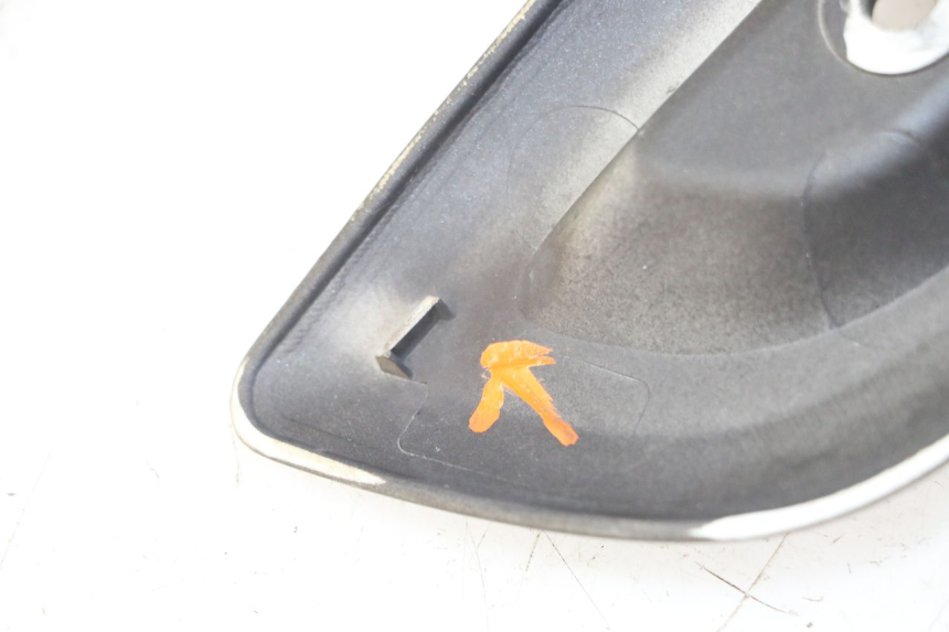 photo de RECHTER ZIJDE ONDERZITKAP YAMAHA X-MAX XMAX 125 (2010 - 2013) - Andere kijkhoek