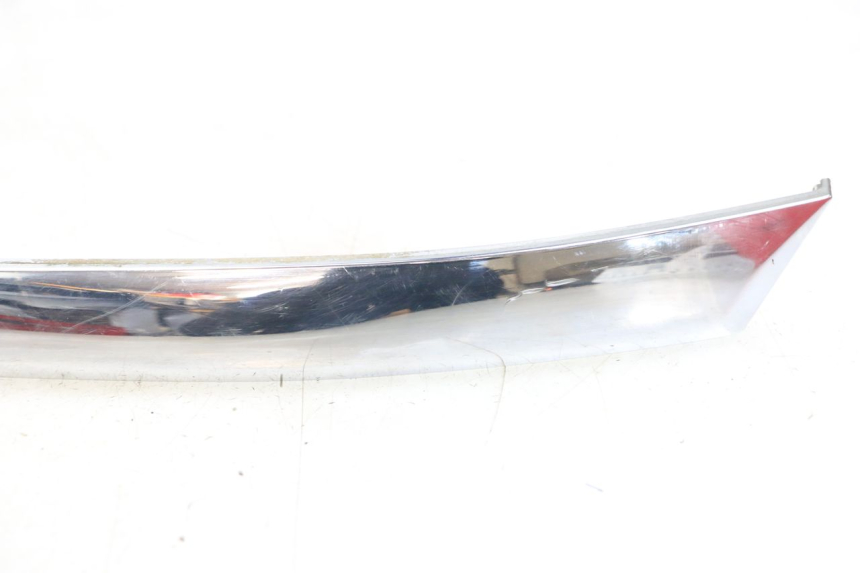 photo de RECHTER ZITPLAATDEKSEL PIAGGIO X8 125 (2004 - 2007) - Overzicht