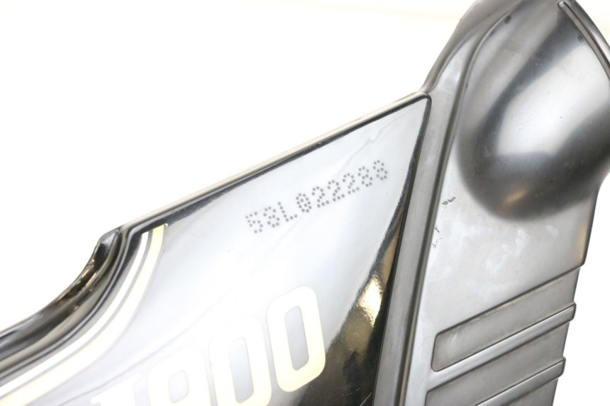 photo de RECHTER ZITPLAATDEKSEL YAMAHA XJ F 900 (1983 - 1994) - Detail van het onderdeel