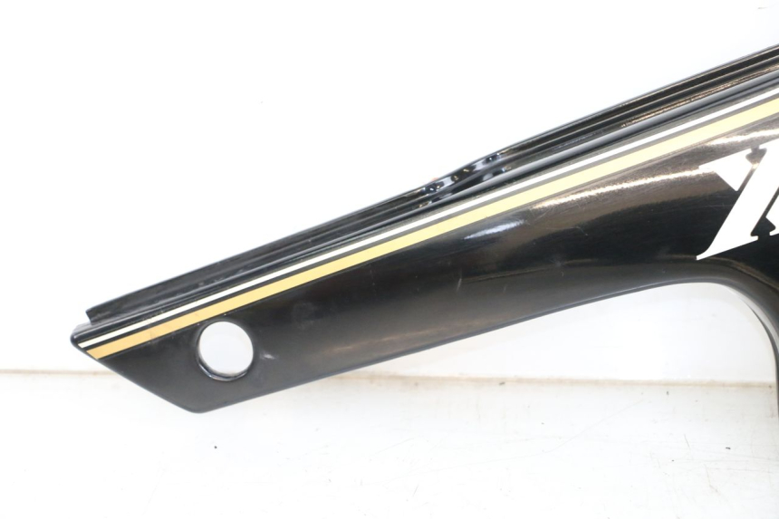 photo de RECHTER ZITPLAATDEKSEL YAMAHA XJ F 900 (1983 - 1994) - Bevestigingspunten