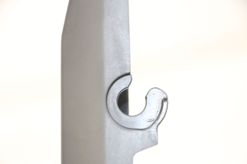 photo de RECHTER ZIJDE ONDER ZADELDOP YAMAHA XJ6 ABS 600 (2008 - 2016) - Detail van het onderdeel