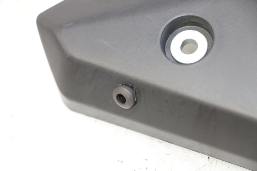 photo de RECHTER ZIJDE ONDER ZADELDOP YAMAHA XJ6 ABS 600 (2008 - 2016) - Zoom op gebruiksstaat