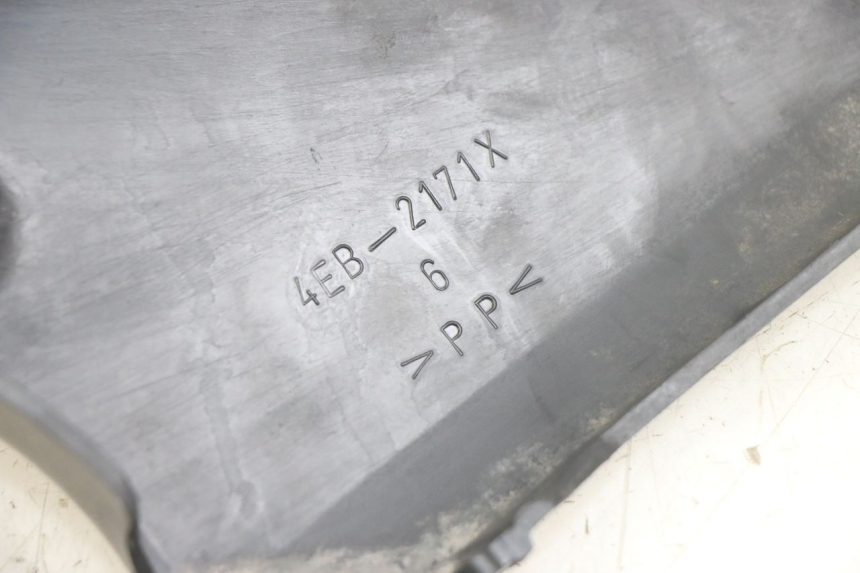 photo de RECHTER ZITPLAATDEKSEL YAMAHA XJN DIVERSION 600 (2000 - 2003) - Detail van het onderdeel