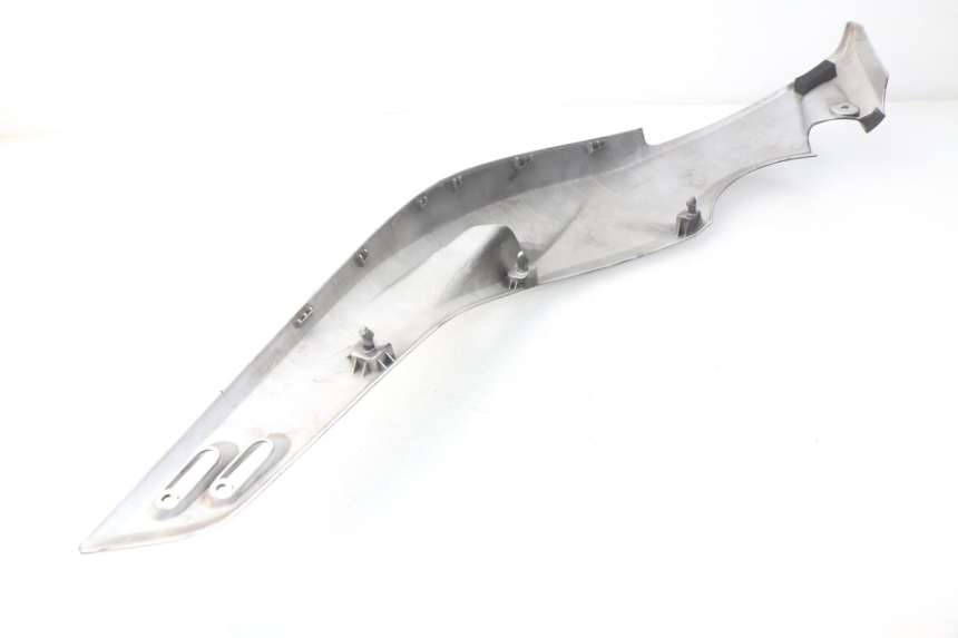 photo de RECHTER ZIJDE ONDERZITKAP YAMAHA XP T-MAX TMAX ABS 500 (2004 - 2007) - Zoom op gebruiksstaat