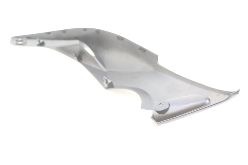 photo de RECHTER ZIJDE ONDERZITKAP YAMAHA XP T-MAX TMAX ABS 500 (2004 - 2007) - Technische close-up