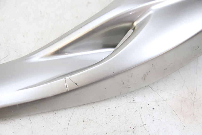 photo de RECHTER ZITPLAATDEKSEL YAMAHA XP T-MAX TMAX 500 (2004 - 2007) - Detail van het onderdeel