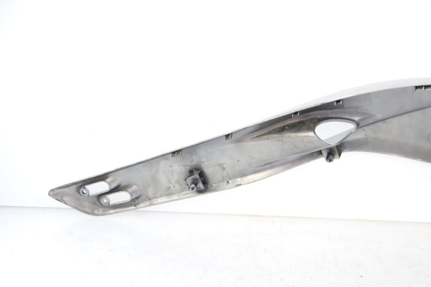 photo de RECHTER ZITPLAATDEKSEL YAMAHA XP T-MAX TMAX 500 (2004 - 2007) - Bevestigingspunten