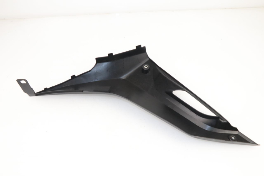 photo de RECHTER ONDERZITKAPJE YAMAHA YZF R 125 (2008 - 2013) - Technische close-up