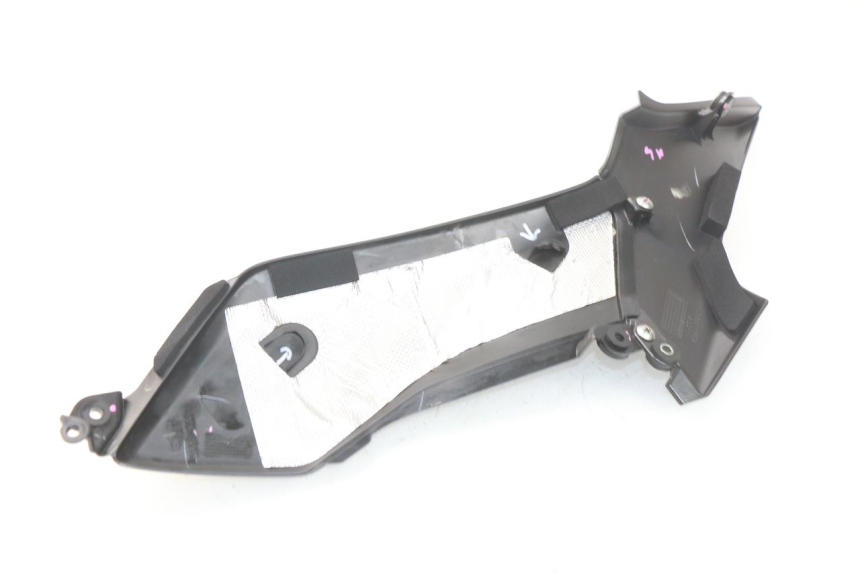 photo de RECHTER ZIJDE ONDERZITKAP KAWASAKI Z Z900 900 (2017 - 2019) - Detail van het onderdeel