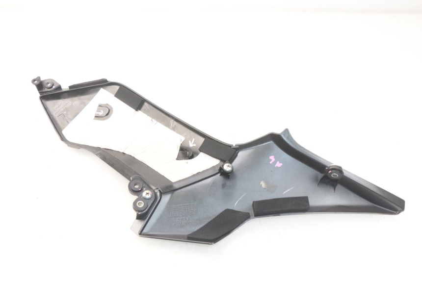 photo de RECHTER ZIJDE ONDERZITKAP KAWASAKI Z Z900 900 (2017 - 2019) - Technische close-up