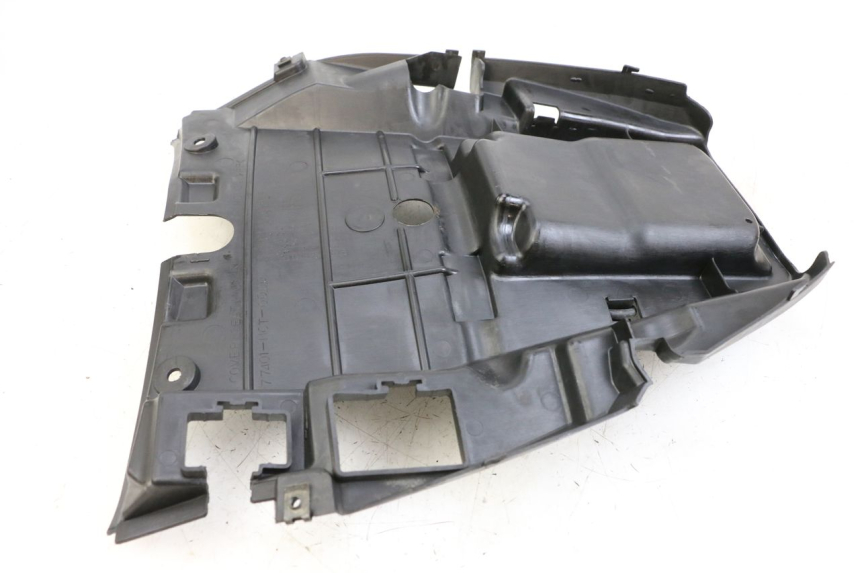 photo de ZITPLAATDEKSEL HONDA FJS SILVER WING SILVERWING 400 (2005 - 2008) - Detail van het onderdeel