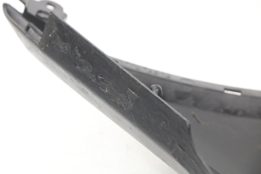 photo de KAPJE ONDER ZITPLAATS LINKS YAMAHA AEROX NAKED 2T 50 (2013 - 2017) - Andere kijkhoek