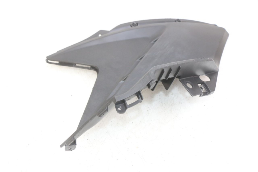 photo de KAPJE ONDER LINKERZITPLAATS KYMCO AGILITY 16+ 4T 50 (2018 - 2023) - Andere kijkhoek