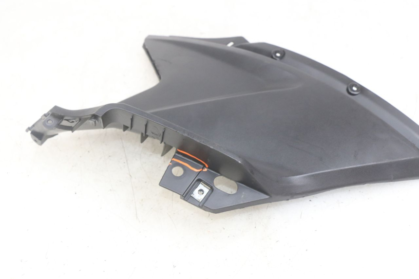 photo de KAPJE ONDER LINKERZITPLAATS KYMCO AGILITY 16+ 4T 50 (2018 - 2023) - Zoom op gebruiksstaat