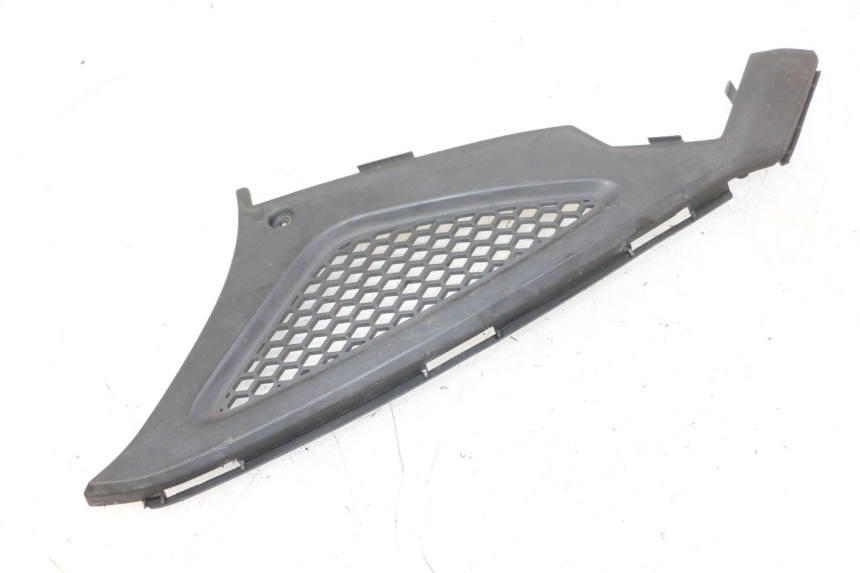 photo de LINKER ZITPLAATKAP ONDER ZITSEL KYMCO AGILITY NAKED RENOUVO 2T 50 (2011 - 2018) - Detail van het onderdeel