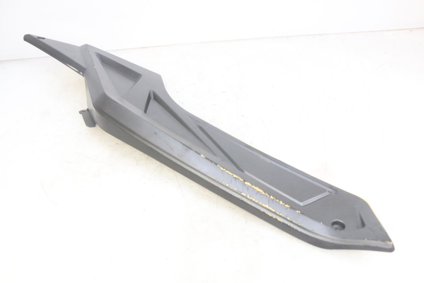 photo de KAPJE ONDER ZITPLAATS LINKS NECO ALEXONE 125 (2017 - 2024) - Detail van het onderdeel