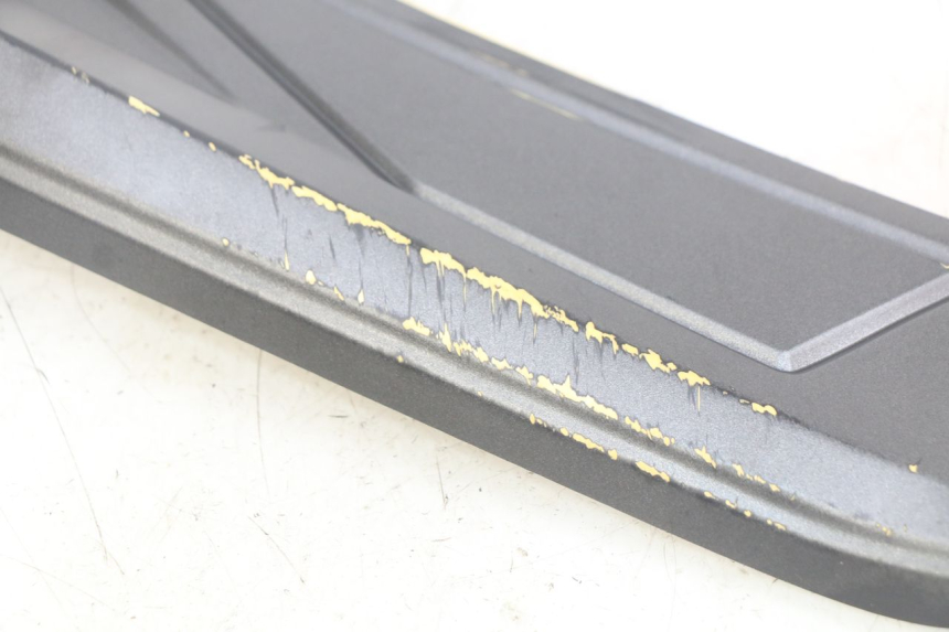 photo de KAPJE ONDER ZITPLAATS LINKS NECO ALEXONE 125 (2017 - 2024) - Zoom op gebruiksstaat