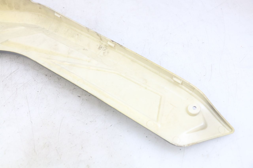 photo de KAPJE ONDER ZITPLAATS LINKS NECO ALEXONE 125 (2017 - 2024) - Bevestigingspunten