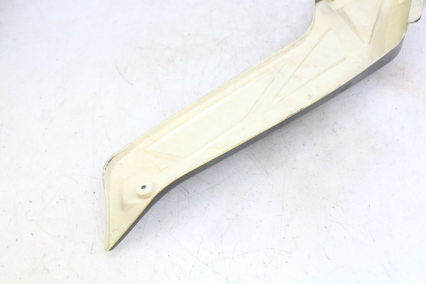 photo de KAPJE ONDER ZITPLAATS LINKS NECO ALEXONE 125 (2017 - 2024) - Markeringen en referenties