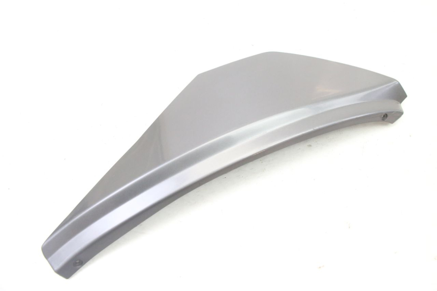 photo de AFDEKKING ONDER LINKERZITPLAATS APRILIA ATLANTIC 125 (2003 - 2009) - Detail van het onderdeel