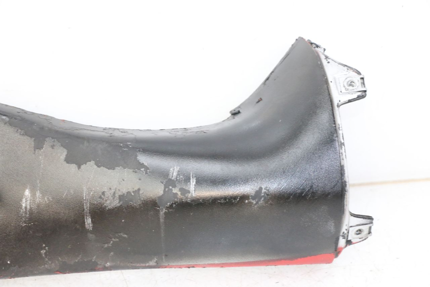 photo de KAPJE ONDER ZITPLAATS LINKS APRILIA RS 50 (1999 - 2005) - Bevestigingspunten