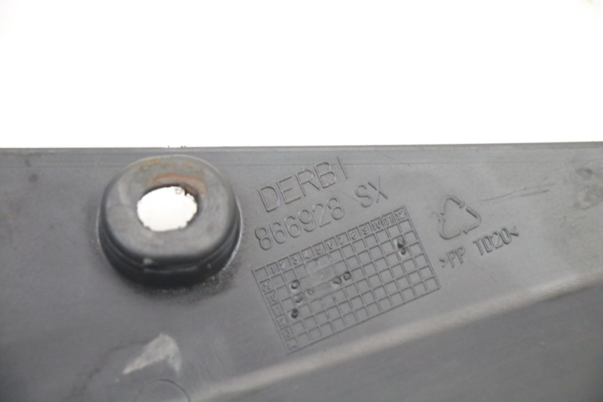 photo de LINKER ZITPLAATKAP DERBI SENDA SM DRD X-TREME 50 (2011 - 2017) - Technische close-up