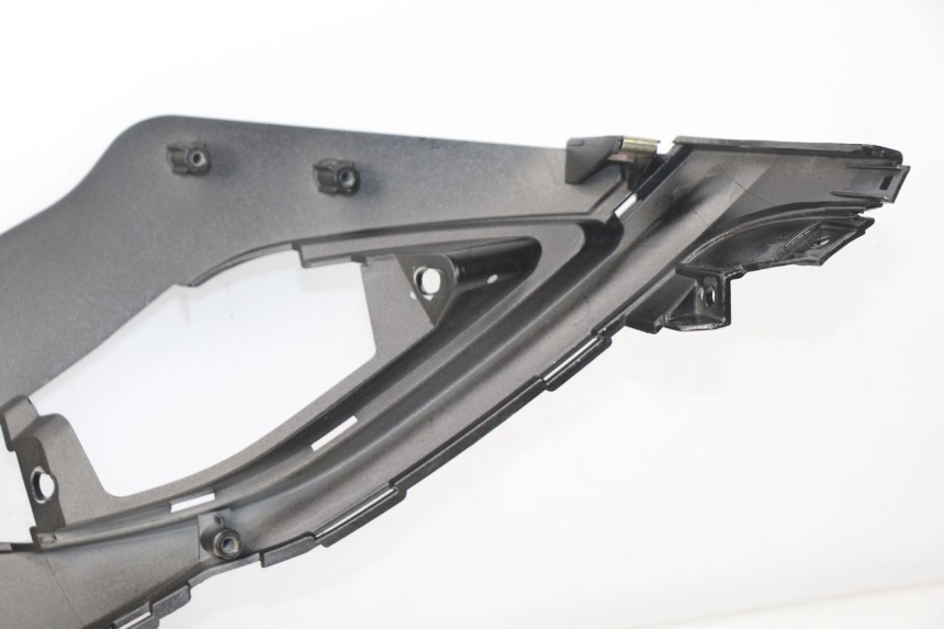 photo de KAPJE ONDER ZITPLAATS LINKS SYM FIDDLE 3 III 125 (2014 - 2020) - Andere kijkhoek