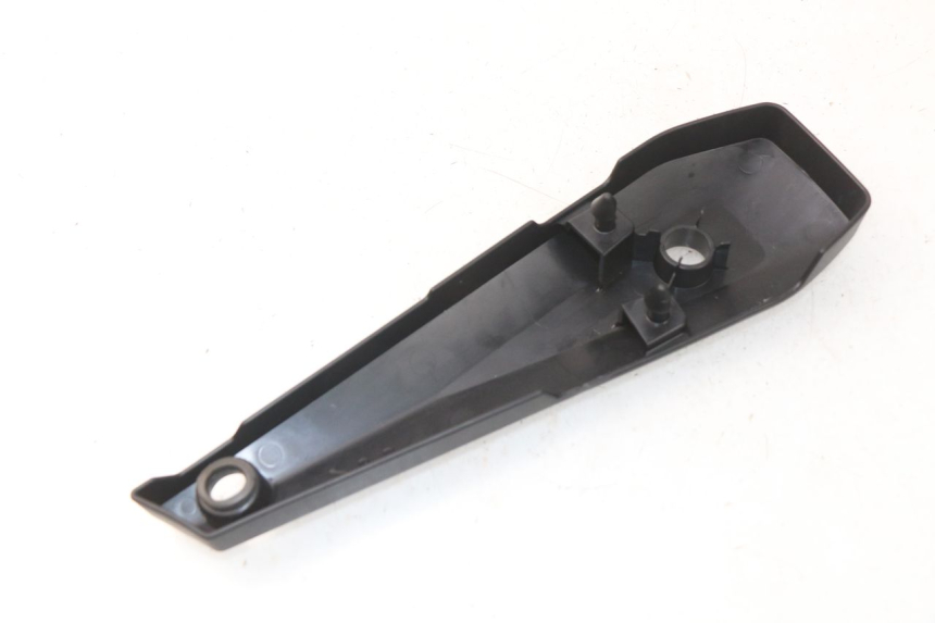 photo de KAPJE ONDER ZITPLAATS LINKS YAMAHA FZ8 800 (2010 - 2016) - Detail van het onderdeel