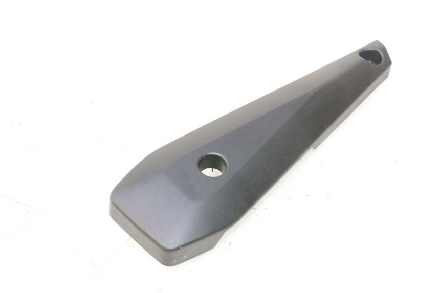 photo de KAPJE ONDER ZITPLAATS LINKS YAMAHA FZ8 800 (2010 - 2016) - Detail van het onderdeel