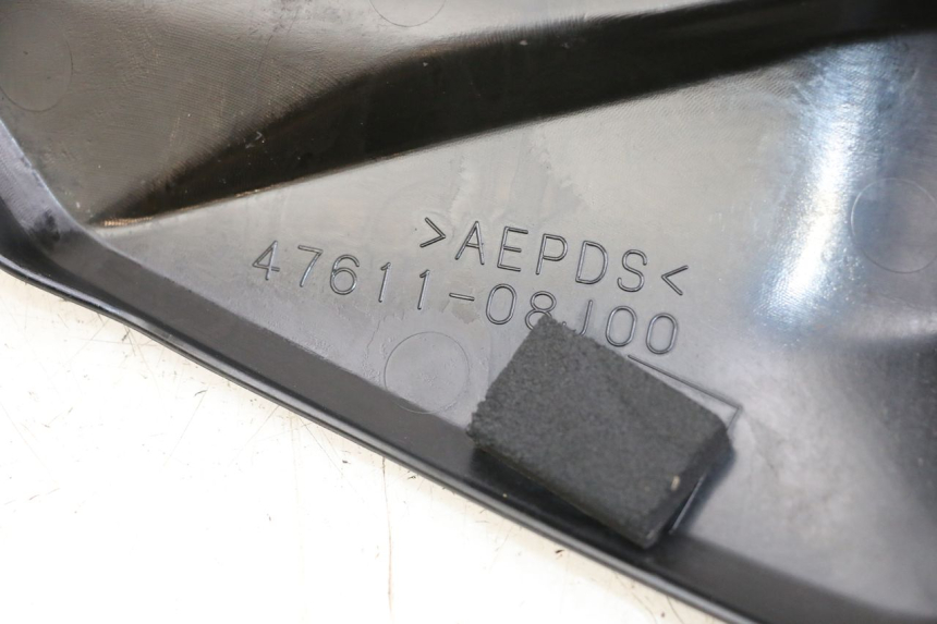 photo de LINKER ZITPLAATKAP SUZUKI GSR 750 (2011 - 2017) - Zoom op gebruiksstaat