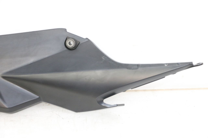 photo de LINKER ZITPLAATKAP SUZUKI GSR 750 (2011 - 2017) - Staat van het oppervlak