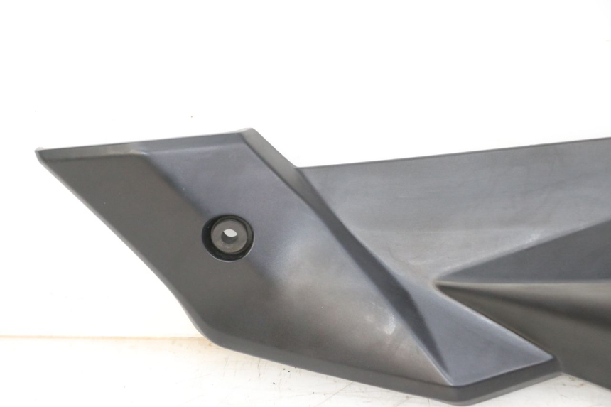 photo de LINKER ZITPLAATKAP SUZUKI GSR 750 (2011 - 2017) - Gecontroleerd onderdeel