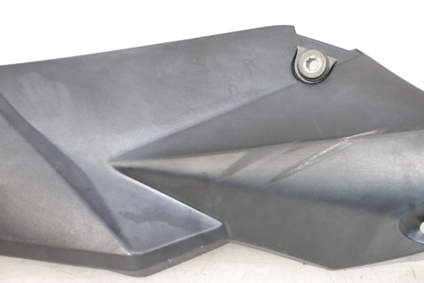 photo de LINKER ZITPLAATKAP SUZUKI GSR 750 (2011 - 2017) - Productaanzicht