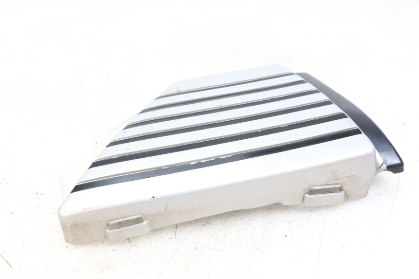 photo de KAPJE ONDER LINKERZITPLAATS SUZUKI GSX E 250 (1982 - 1983) - Technische close-up