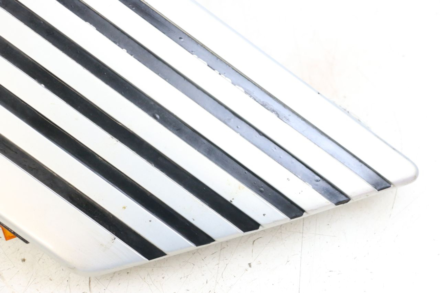 photo de KAPJE ONDER LINKERZITPLAATS SUZUKI GSX E 250 (1982 - 1983) - Staat van het oppervlak